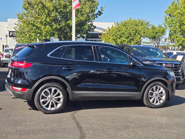 Used 2017 Lincoln MKC Select w/ Select Plus Package FWD image 3