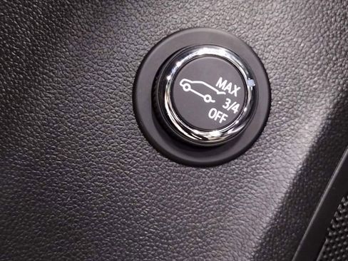 Used 2023 Buick Envision Essence image 23