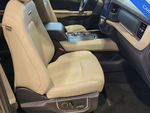Used 2023 Ford Expedition Platinum image 24