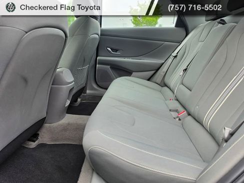 Used 2024 Hyundai Elantra SEL w/ Convenience Package FWD image 21