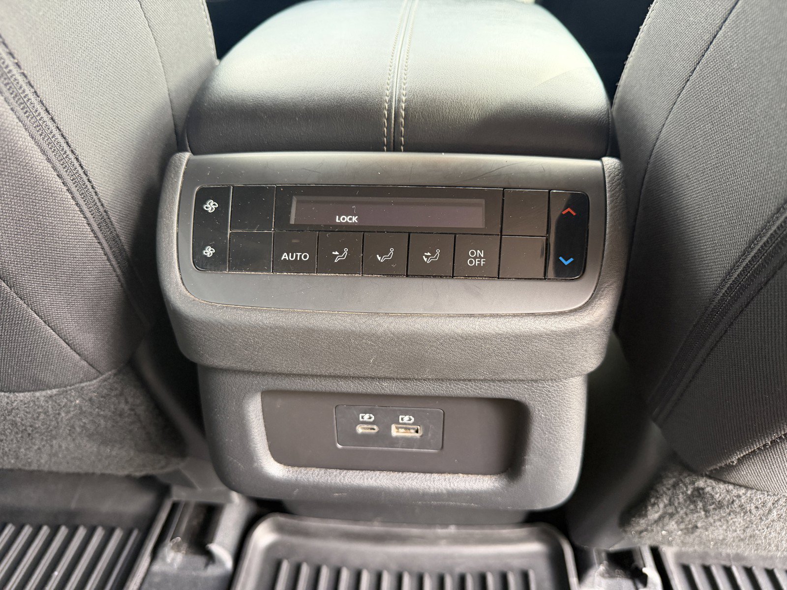 Used 2024 Nissan Pathfinder SV FWD image 13