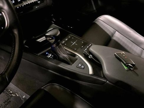 Used 2019 Lexus UX 250h w/ Accessory Package 2 AWD/4WD image 15