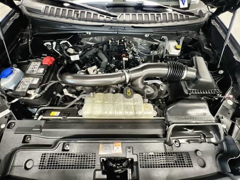 Used 2025 Ford Expedition Active AWD/4WD image 18
