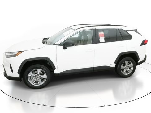 New 2025 Toyota RAV4 LE image 2