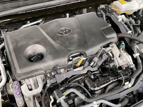 Used 2018 Toyota Camry XLE image 36