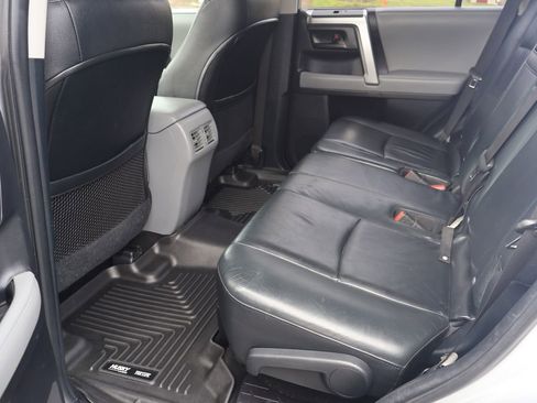 Used 2011 Toyota 4Runner SR5 w/ Convenience Pkg image 26