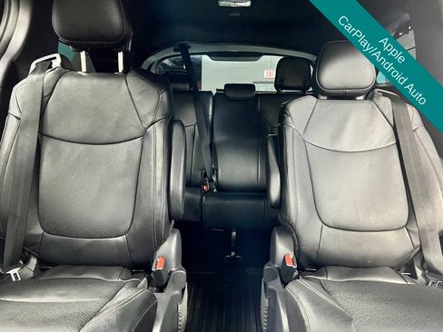 Used 2025 Toyota Sienna Platinum AWD/4WD image 15