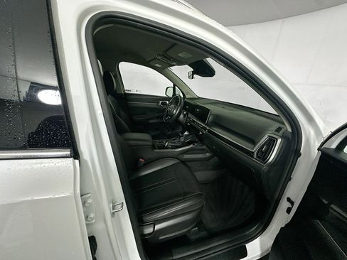 Used 2024 Kia Sorento S image 31