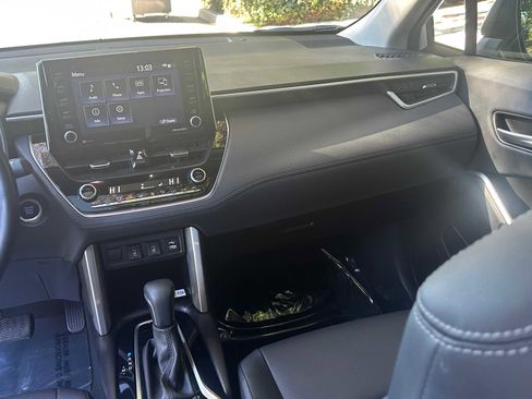 Used 2022 Toyota Corolla Cross XLE image 15