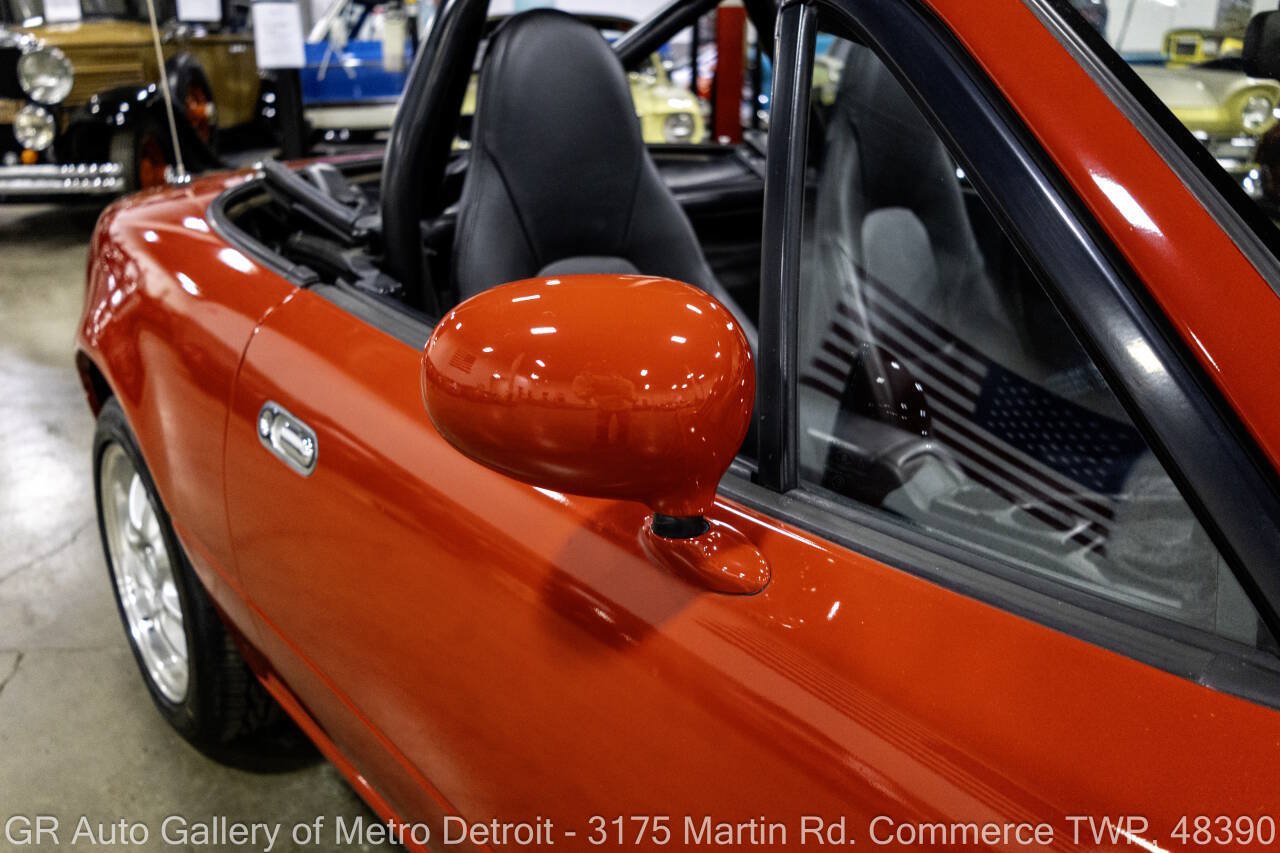 Used 1996 MAZDA MX-5 Miata RWD image 31