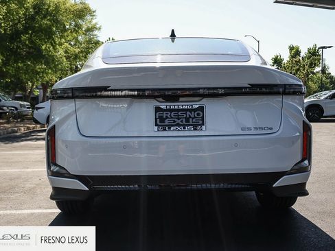 New 2026 Lexus ES 350e FWD image 5