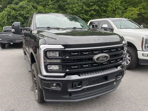 Used 2024 Ford F350 Lariat w/ Lariat Ultimate Package AWD/4WD image 2