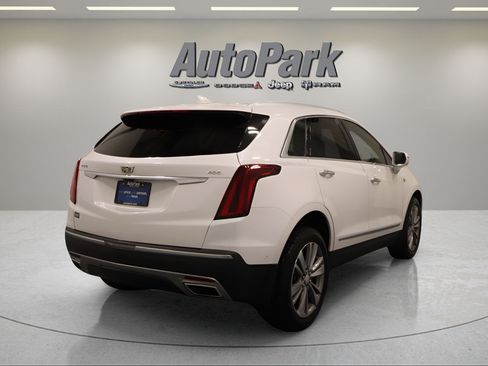 Used 2020 Cadillac XT5 Premium Luxury w/ Platinum Package FWD image 6