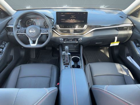 New 2025 Nissan Altima 2.5 SR w/ SR Premium Package image 17