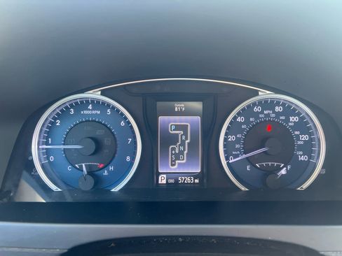 Used 2017 Toyota Camry LE image 19