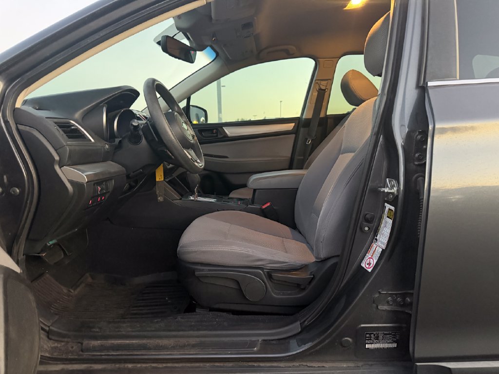 Used 2019 Subaru Outback 2.5i AWD/4WD image 7