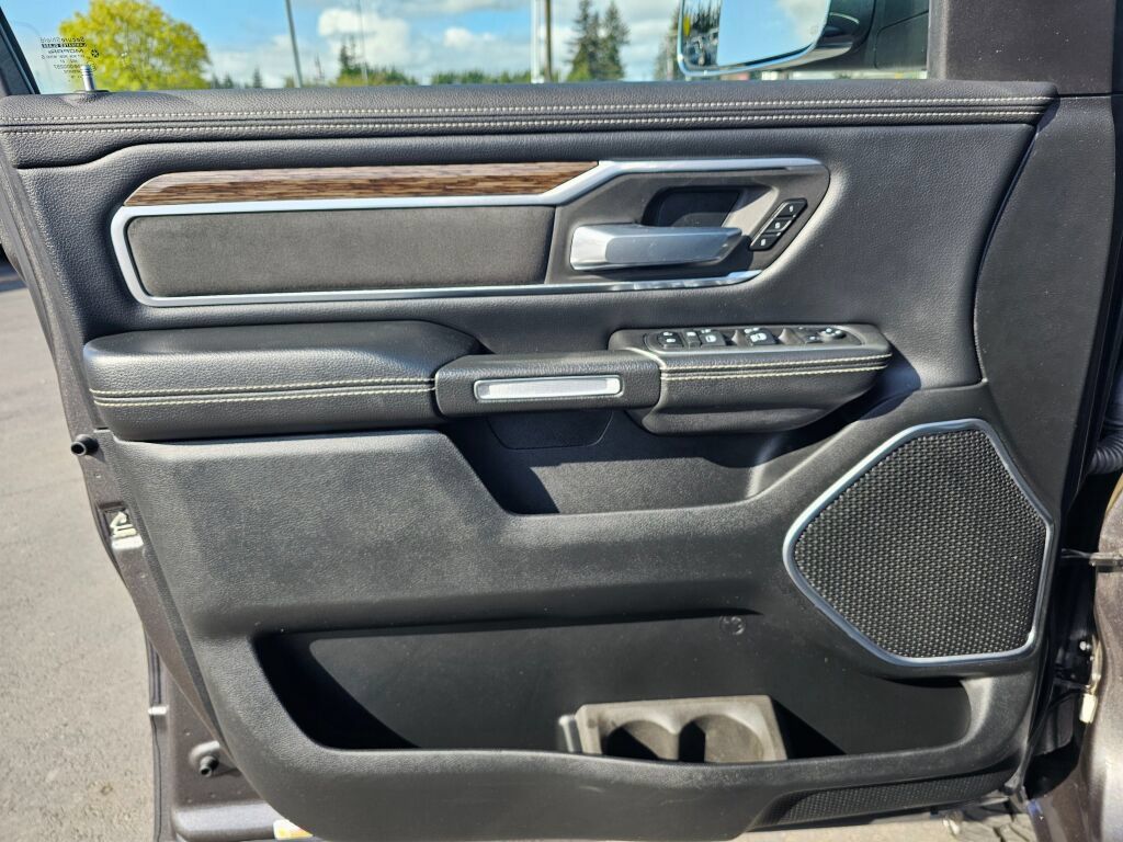 Used 2019 RAM 1500 Laramie AWD/4WD image 21