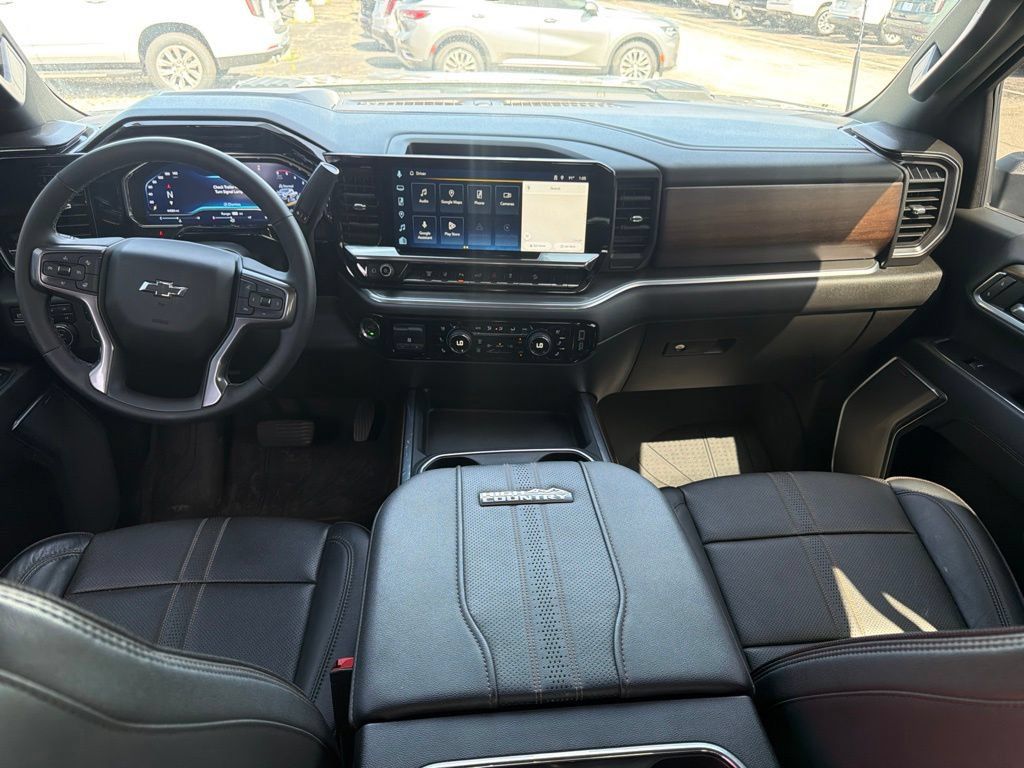 Used 2024 Chevrolet Silverado 3500 High Country w/ Technology Package AWD/4WD image 42