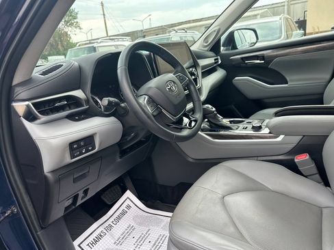 Used 2021 Toyota Highlander Limited AWD/4WD image 13