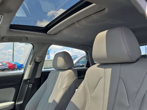 Certified 2025 Acura Integra FWD image 33