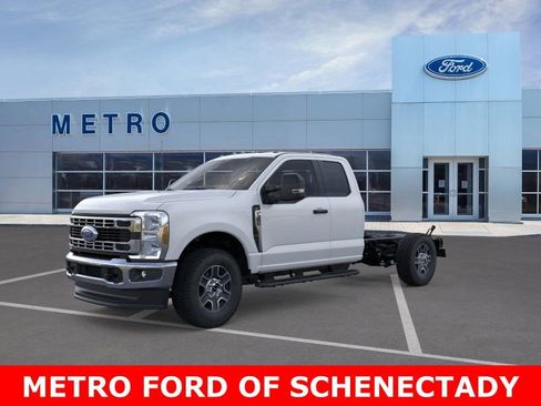 New 2025 Ford F350 XLT w/ XLT Value Package image 2