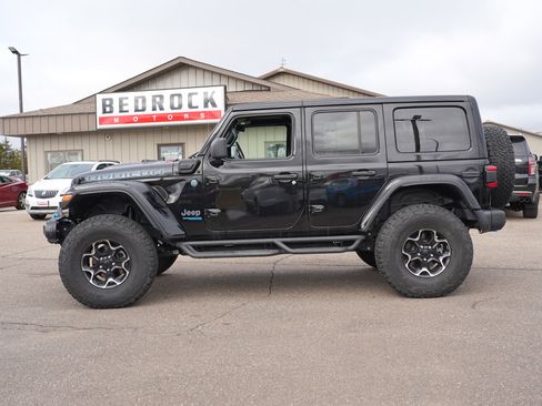 Used 2021 Jeep Wrangler Unlimited Rubicon 4xe w/ Steel Bumper Group AWD/4WD image 6