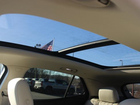 Used 2022 Buick Envision Avenir w/ Safety Package image 33