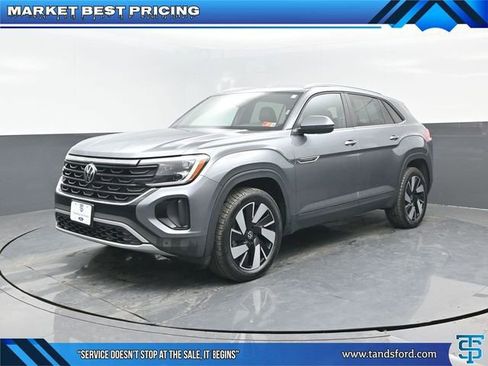 Used 2024 Volkswagen Atlas Cross Sport SE image 1