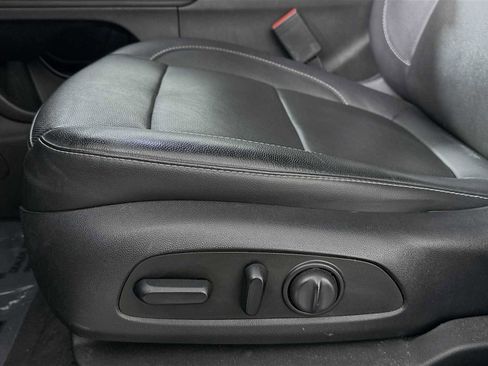 Used 2020 GMC Acadia SLT image 17