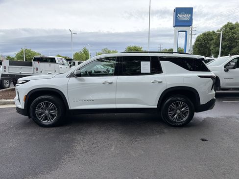Used 2025 Chevrolet Traverse LT AWD/4WD image 7