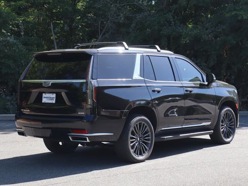 Used 2022 Cadillac Escalade Premium Luxury AWD/4WD image 9