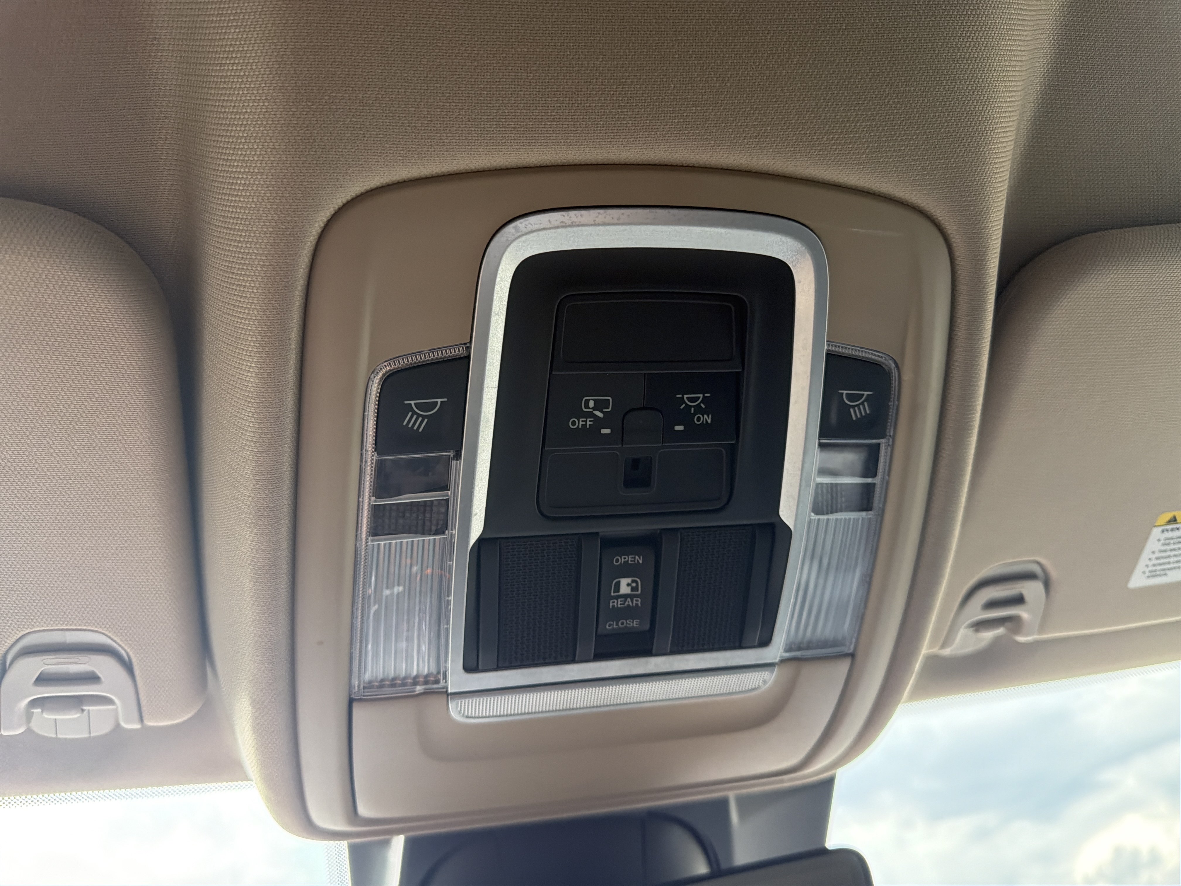 Used 2021 RAM 1500 Laramie AWD/4WD image 28