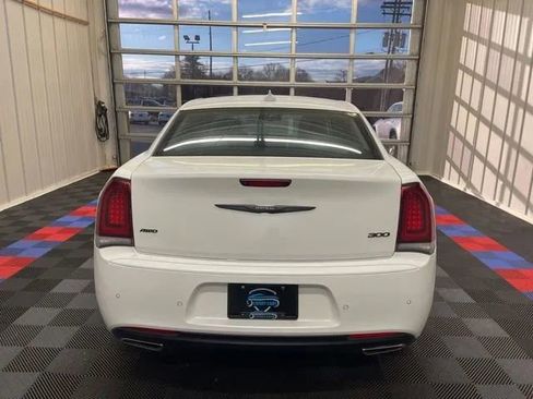 Used 2023 Chrysler 300 Touring L w/ Popular Equipment Group image 4