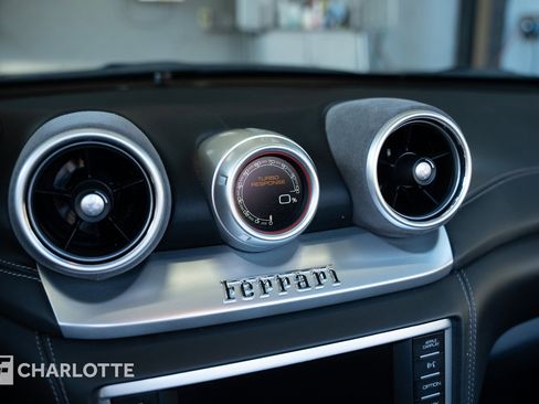 Used 2016 Ferrari California T image 27