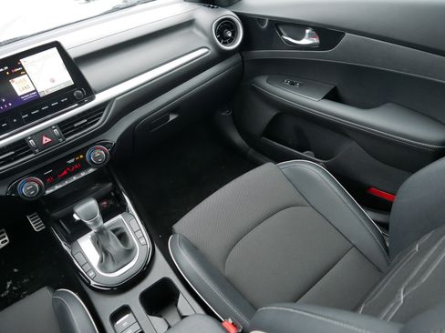 Certified 2024 Kia Forte GT-Line image 11