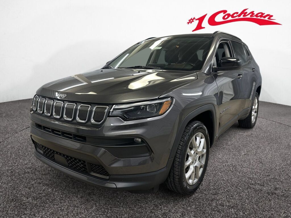 Used 2022 Jeep Compass Latitude w/ Sun and Sound Group AWD/4WD image 33