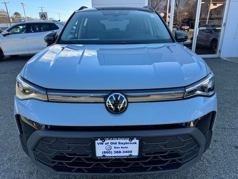 New 2026 Volkswagen Taos SE image 2