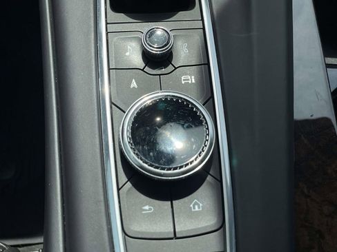 Used 2022 Cadillac Escalade Sport Platinum w/ Heavy-Duty Trailer Package AWD/4WD image 32