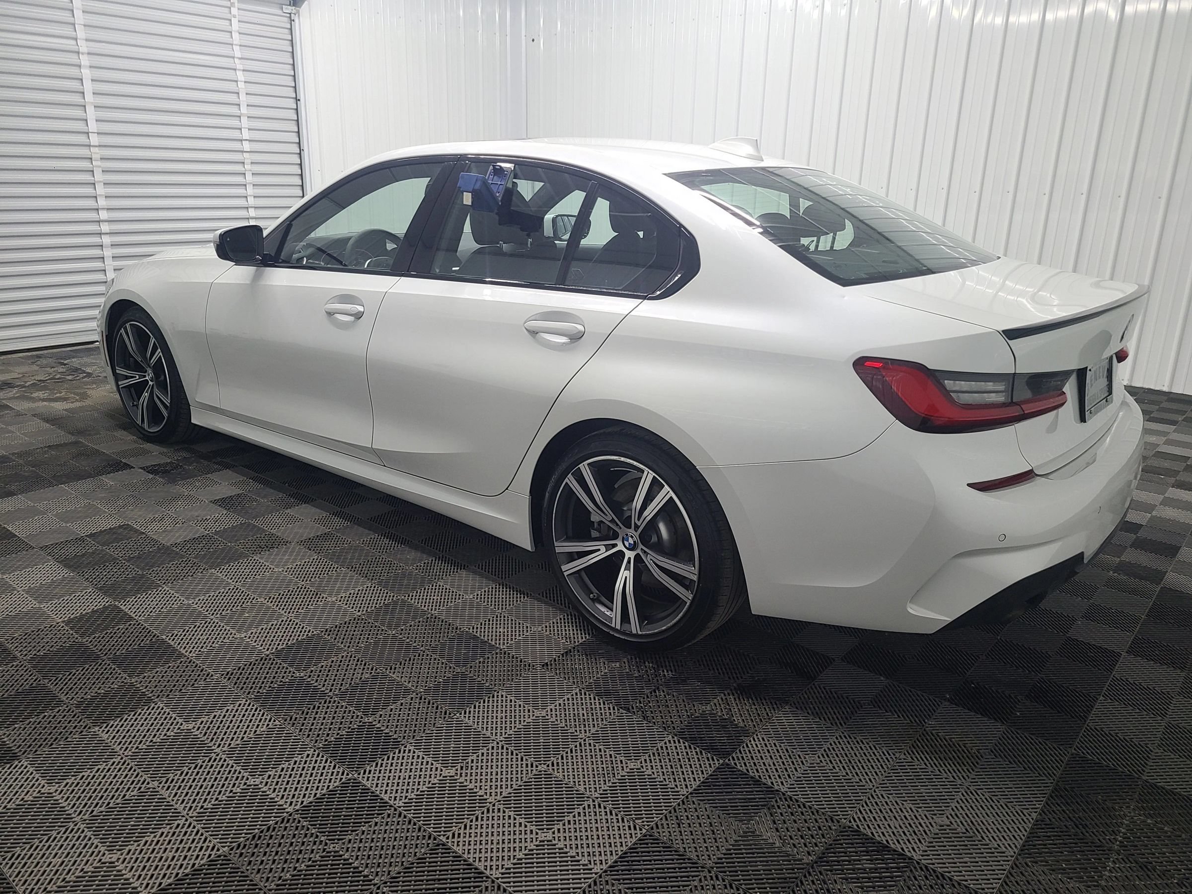 Used 2019 BMW 330i Sedan w/ M Sport Package RWD image 9