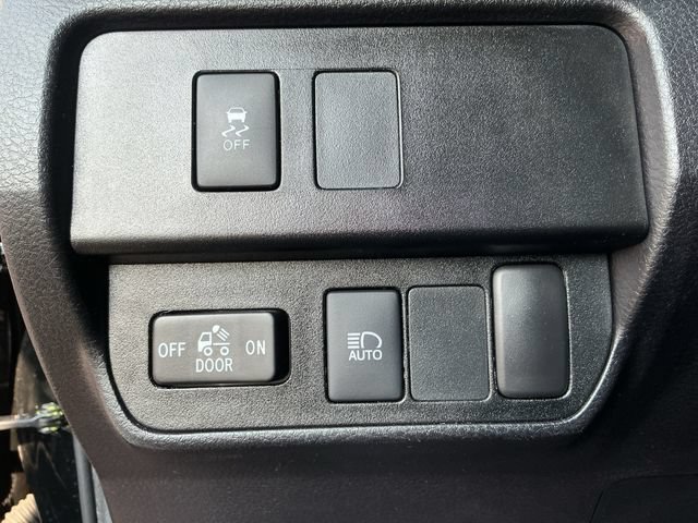 Used 2022 Toyota Tacoma SR5 w/ Technology Package RWD image 29