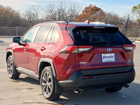 Used 2024 Toyota RAV4 XLE Premium image 5