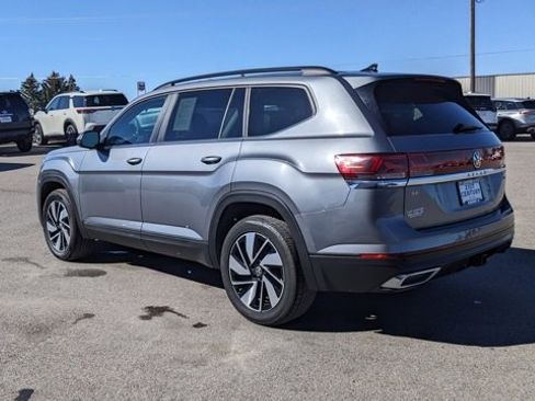 Used 2024 Volkswagen Atlas SE image 8