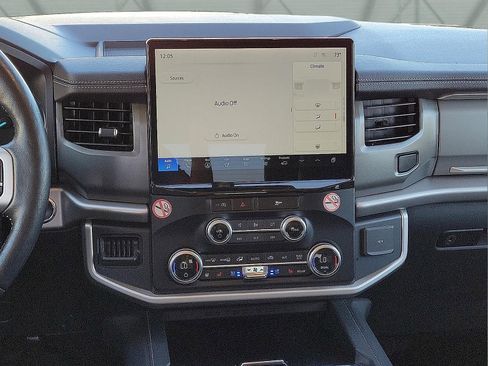 Used 2024 Ford Expedition XLT image 10