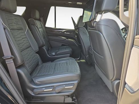 Certified 2023 Cadillac Escalade Sport Platinum w/ Heavy-Duty Trailer Package AWD/4WD image 42