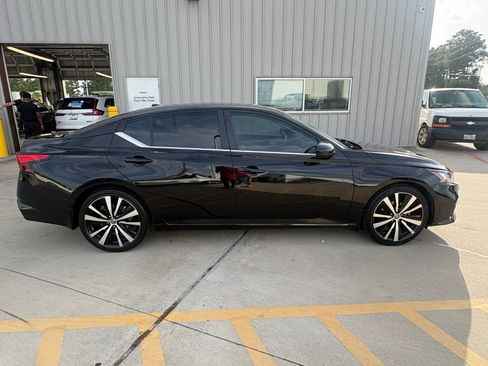 Used 2022 Nissan Altima 2.5 SR FWD image 10