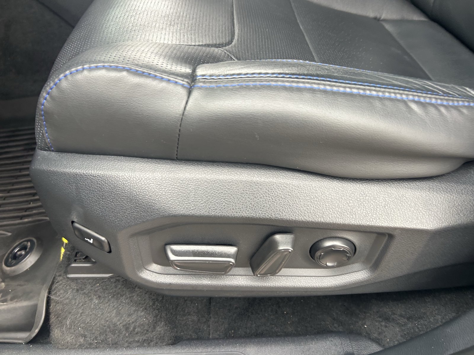 Used 2025 Toyota Sequoia Platinum AWD/4WD image 30