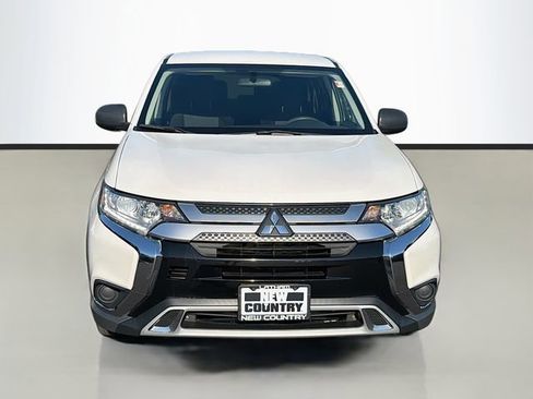 Used 2019 Mitsubishi Outlander SE AWD/4WD image 2