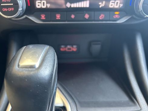 Used 2022 Nissan Sentra SR w/ SR Premium Package FWD image 15