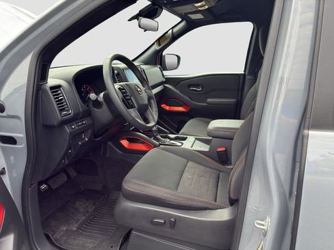 Used 2022 Nissan Frontier PRO-4X AWD/4WD image 9