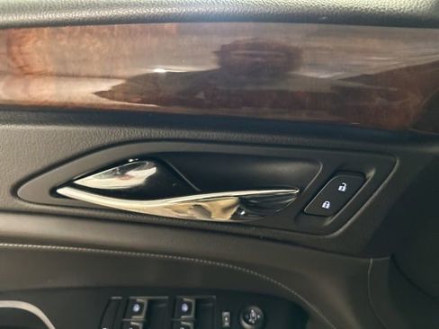 Used 2016 Cadillac SRX Luxury w/ Driver Awareness Package image 11